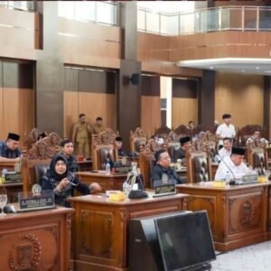 Paripurna DPRD, Sampaikan 1 Raperda Usulan Pemkot dan 5 Raperda Inisiatif DPRD